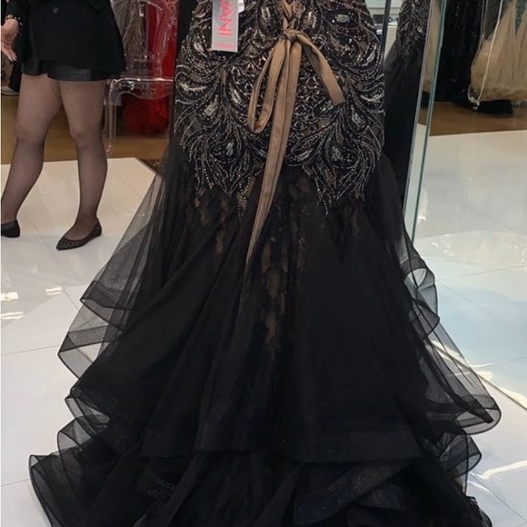 Jovanni prom dress. Sz 6 Never worn. Prom was cancelled. Not altered in any way - Picture 2 of 5